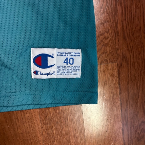 Vintage Champion Larry Johnson jersey. Charlotte Hornets NBA 90’s. Size 40 - Picture 2 of 5